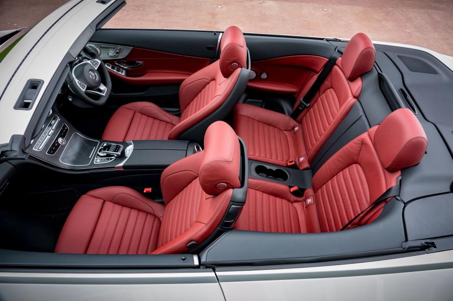 Интерьер Mercedes-Benz C220 d AMG Line Cabriolet 2016 года  (UK) (фото 27 из 29)